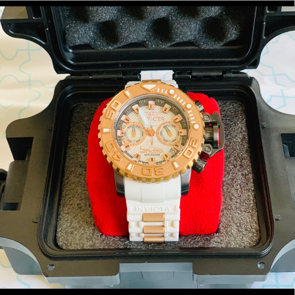 Invicta Men Watch